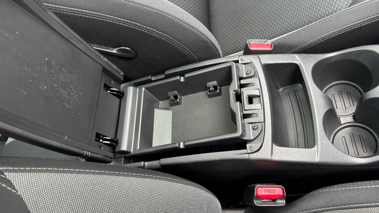 Nissan Qashqai 1.3 DiG-T N-Connecta 5dr Petrol Hatchback